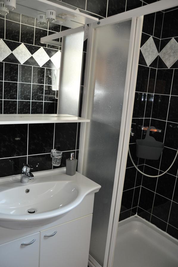 Apartments Mirakul Lopar Zewnętrze zdjęcie
