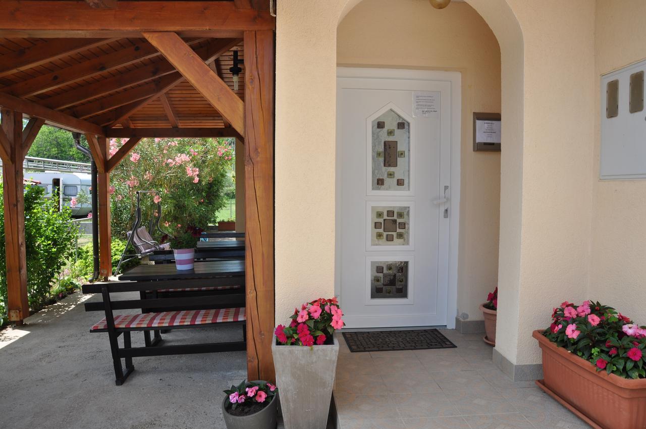 Apartments Mirakul Lopar Zewnętrze zdjęcie
