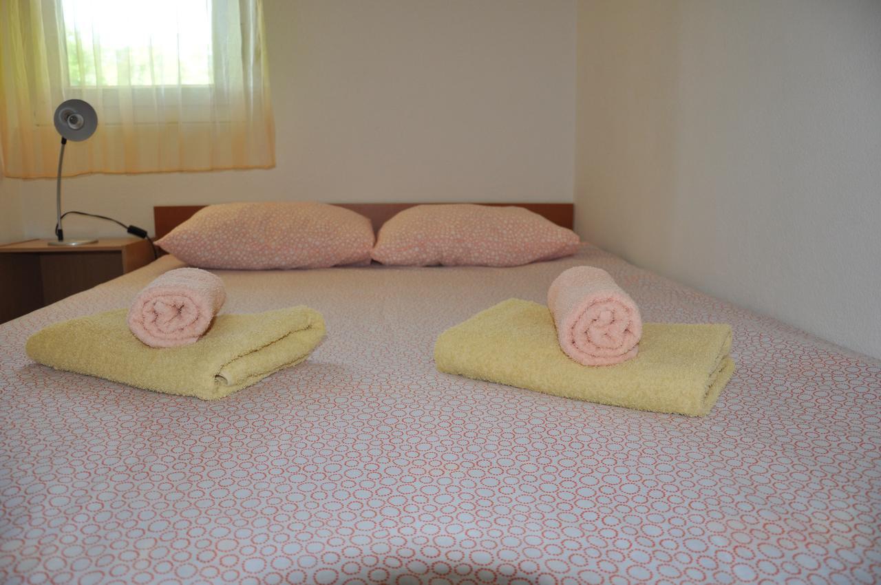 Apartments Mirakul Lopar Zewnętrze zdjęcie