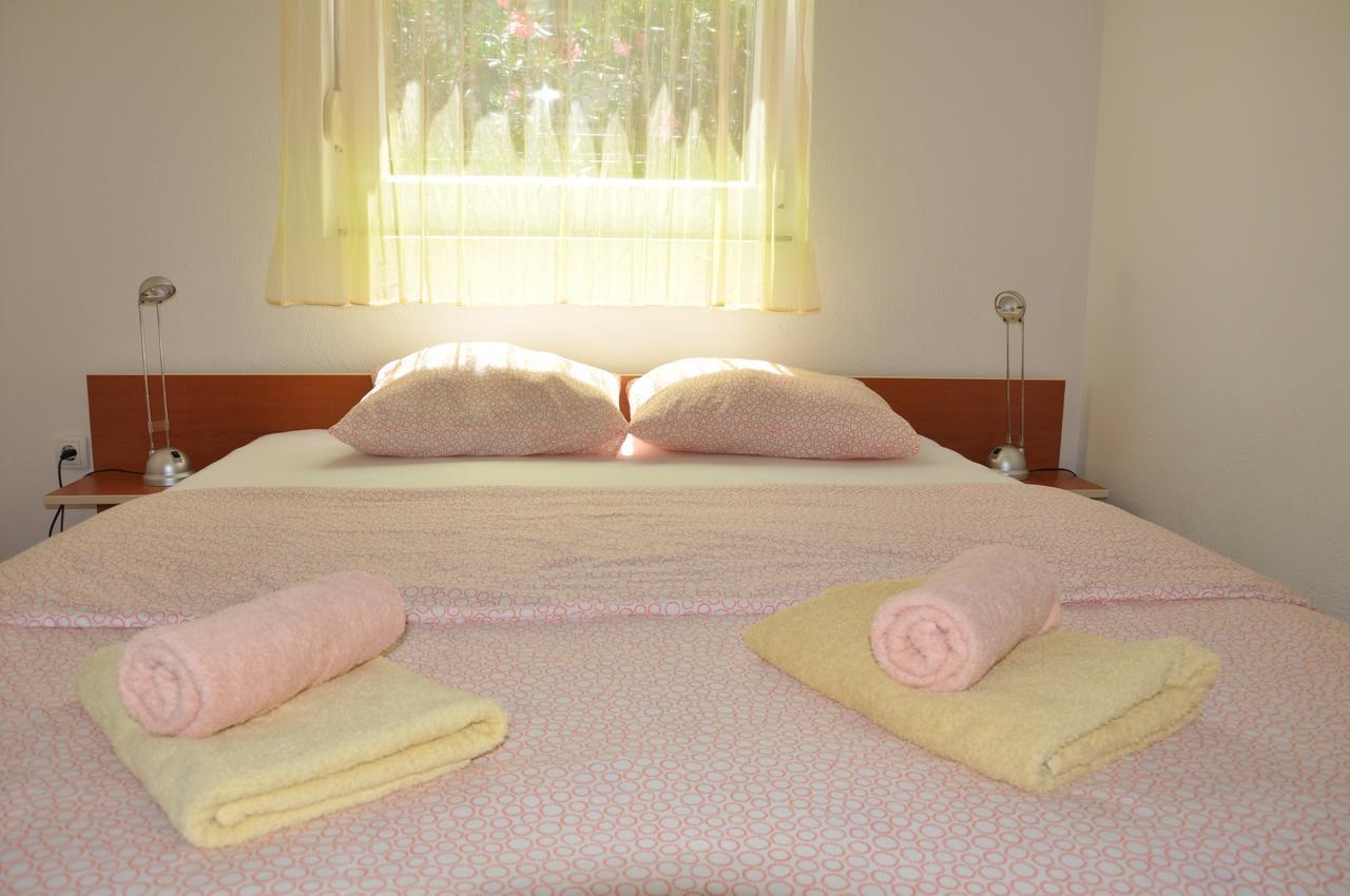 Apartments Mirakul Lopar Zewnętrze zdjęcie